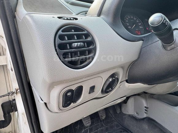 2003 MODEL OTOMOBİL RUHSATLI KLİMALI AİRBAGLİ KANGOO