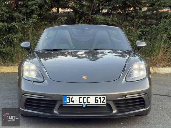 Galeriden Porsche 718 Boxster 2022 Model İstanbul 32.000 km Füme