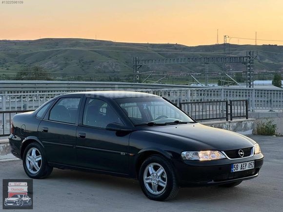 Elif Otomotiv'den Cam Gibi Opel Vectra