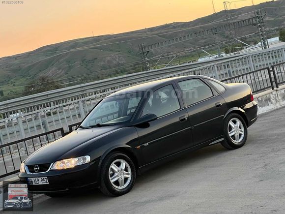 Elif Otomotiv'den Cam Gibi Opel Vectra