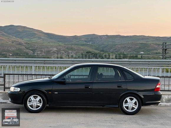 Elif Otomotiv'den Cam Gibi Opel Vectra