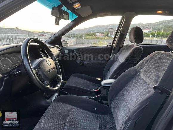 Elif Otomotiv'den Cam Gibi Opel Vectra