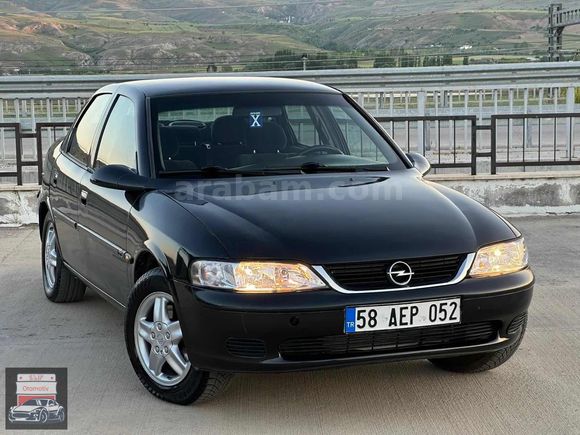 Elif Otomotiv'den Cam Gibi Opel Vectra