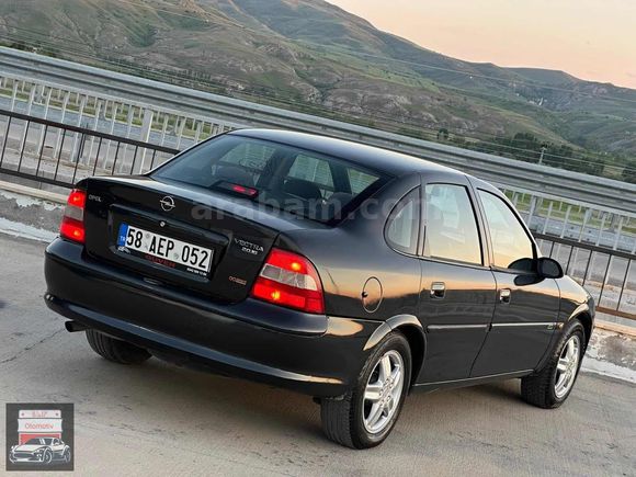 Elif Otomotiv'den Cam Gibi Opel Vectra