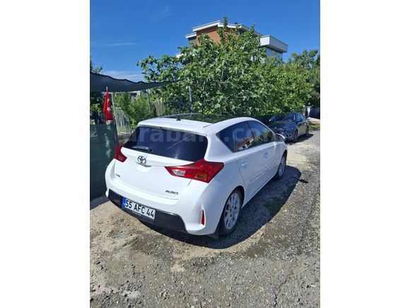 Sahibinden Toyota Auris 1.4 D-4D Advance Skypack 2014 Model