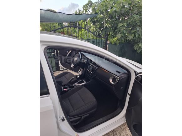 Sahibinden Toyota Auris 1.4 D-4D Advance Skypack 2014 Model