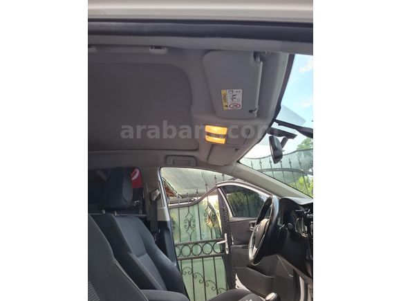 Sahibinden Toyota Auris 1.4 D-4D Advance Skypack 2014 Model