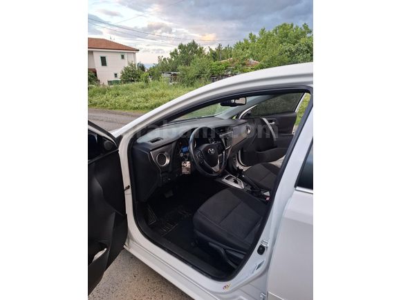 Sahibinden Toyota Auris 1.4 D-4D Advance Skypack 2014 Model