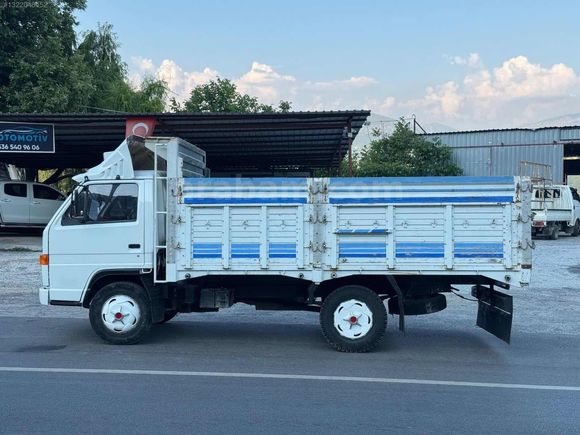 Galeriden Isuzu NKR Wide 1993 Model Antalya 420.000 km Beyaz