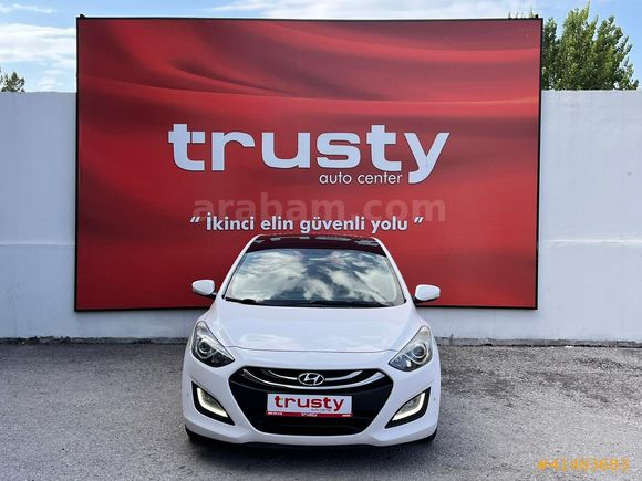 TRUSTY ONATÇA'DAN HYUNDAİ İ30