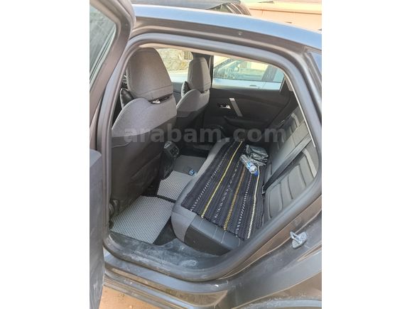 Sahibinden Citroen C4 X 1.2 PureTech Shine Bold 2024 Model