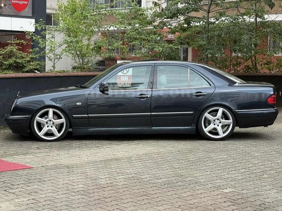 BB BEYCAR DAN 1997 OTOMATİK E 200 AVANGARDE