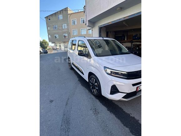 Sahibinden Opel Combo 1.5 CDTI Ultimate 2024 Model 