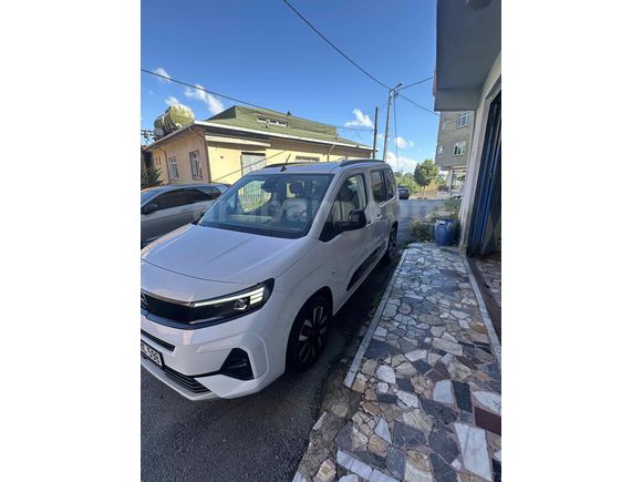 Sahibinden Opel Combo 1.5 CDTI Ultimate 2024 Model 