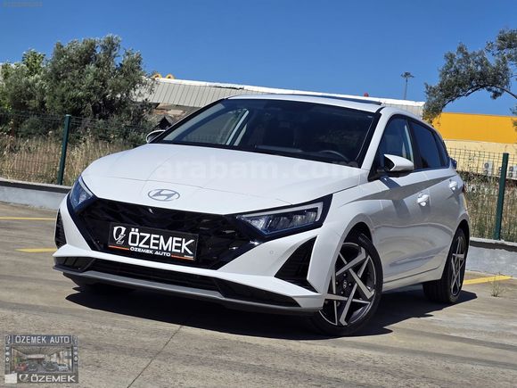 ÖZEMEK AUTO-SIFIR AYARINDA-NAVİGASYON-ALCANTARA-BOYA HATA YOK