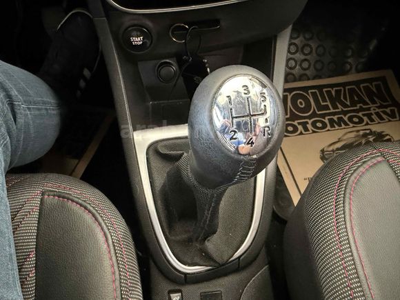 VOLKAN OTOMOTİVDEN Renault Clio 1.5 dCi Touch 2012 Model Isparta