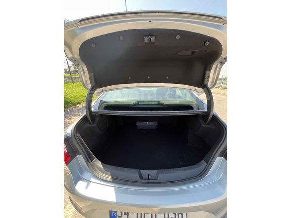 Sahibinden Renault Megane 1.5 Blue DCI Touch 2024 Model 