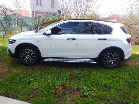 Sahibinden Fiat Egea Cross 1.4 Fire Urban 2024 Model TRACTİON+GSR  23.000 km Beyaz