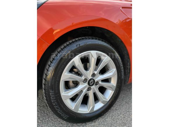 K.Kartına/12/Takst Renault Clio 1.0 TCe Evolution 2024 Model Kırşehir