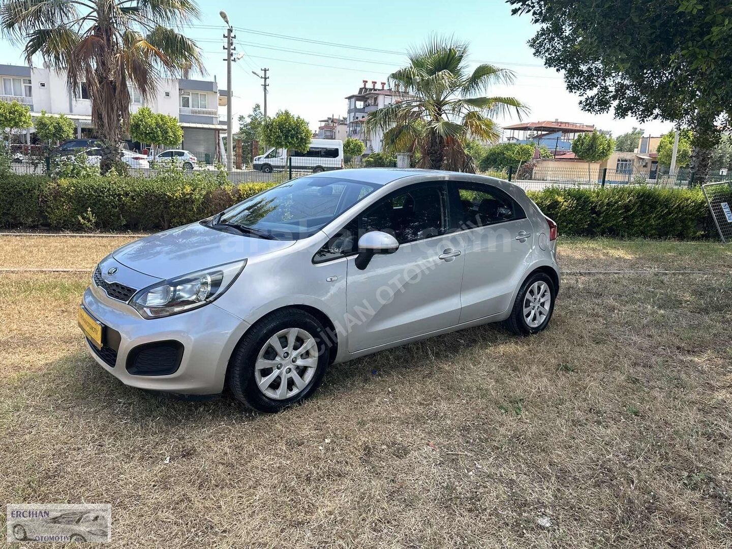 Galeriden Kia Rio 1.4 CRDi Natty 2014 Model Antalya 172.000 km Gri 3