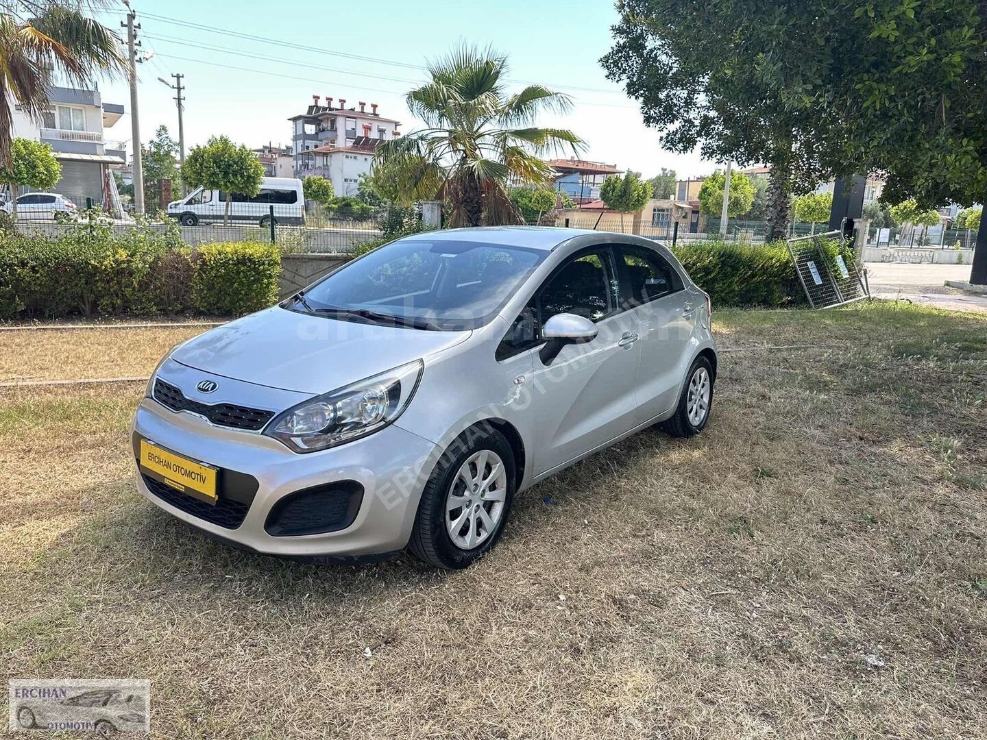 Galeriden Kia Rio 1.4 CRDi Natty 2014 Model Antalya 172.000 km Gri 4