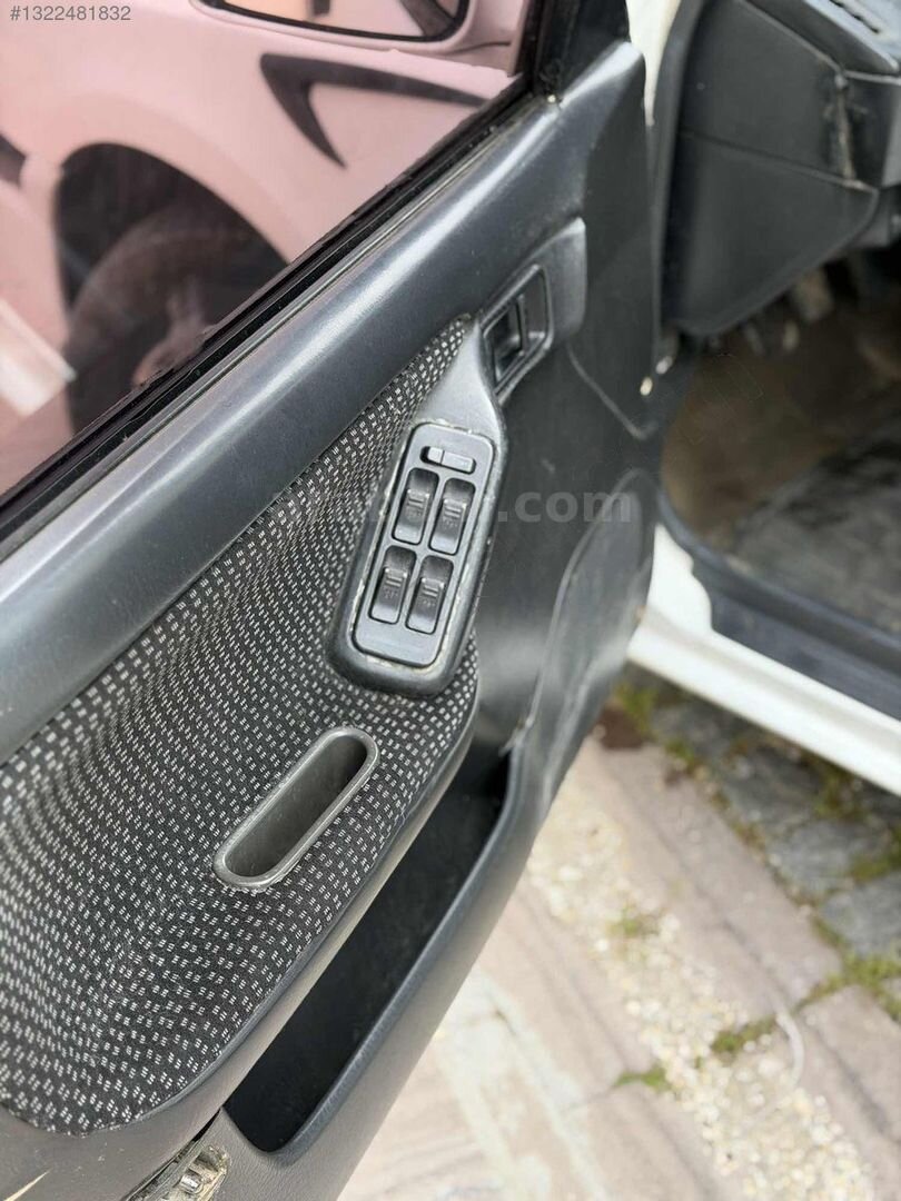 Uygun otomotivden Mazda 323 3