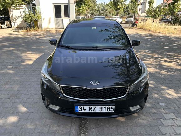Değişensiz Kia Cerato 1.6 CRDi Dolu Paket Otomatik Temiz Bakımlı
