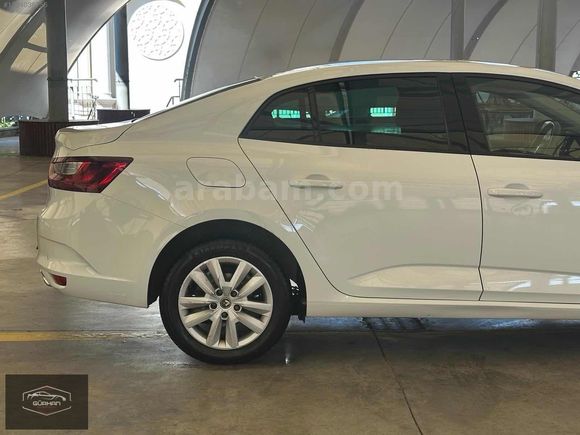 2024 RENAULT MEGANE HATASIZ BOYASIZ