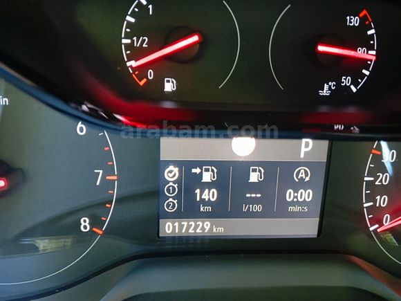 2025 MODEL ORJİNAL OPEL CORSA % 20 FATURALIDIR.