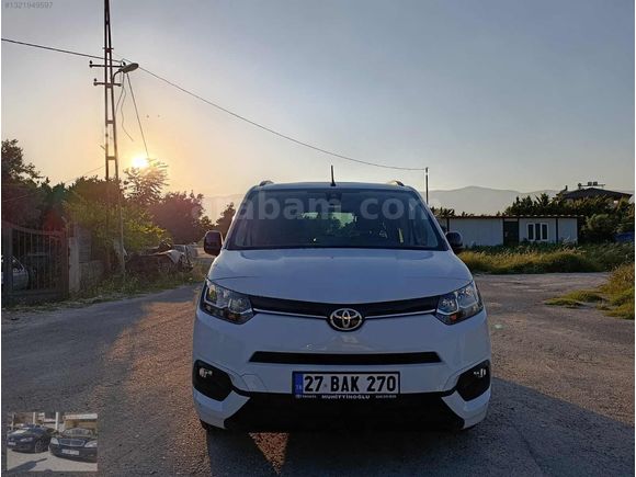 2023 TOYOTA PROACECTİY 1.5 D BOYASIZ HATASIZ 40 BİN KM CAMTAVAN
