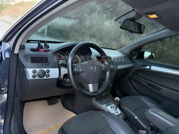 EYÜPOPLU MOTORSDAN OTOMATİK CAM TAVANLI OPEL