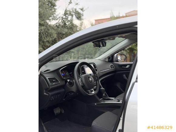 Oğuz Group'tan 2025 Hatasız Boyasız Düşük Km Megane