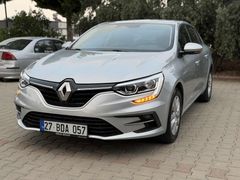 Oğuz Group'tan 2025 Hatasız Boyasız Düşük Km Megane