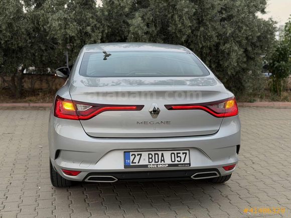 Oğuz Group'tan 2025 Hatasız Boyasız Düşük Km Megane