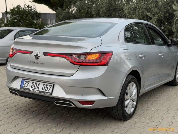 Oğuz Group'tan 2025 Hatasız Boyasız Düşük Km Megane