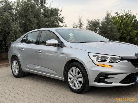 Oğuz Group'tan 2025 Hatasız Boyasız Düşük Km Megane