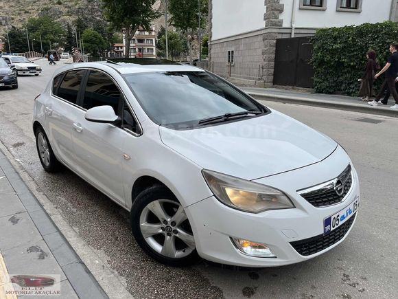 ELİT OTOMOTİV'DEN OPEL ASTRA J 1.6 COSMO SUONROOF+OTOMATİK