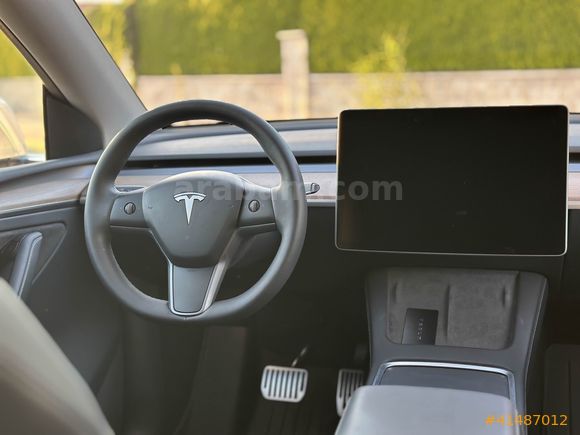 LUXE DRİVEDAN EAP'LI EMSALSİZ DÜŞÜK KM TESLA MODEL Y