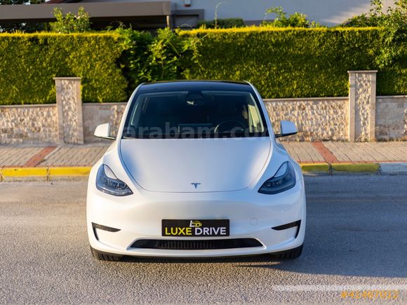 LUXE DRİVEDAN EAP'LI EMSALSİZ DÜŞÜK KM TESLA MODEL Y