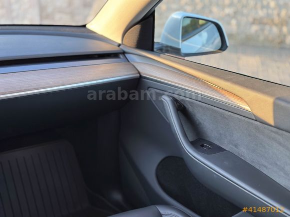 LUXE DRİVEDAN EAP'LI EMSALSİZ DÜŞÜK KM TESLA MODEL Y
