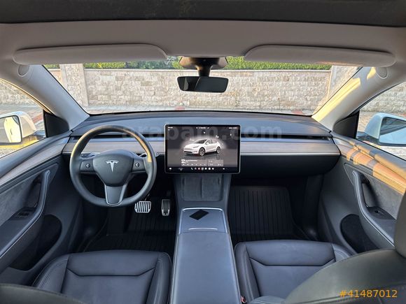 LUXE DRİVEDAN EAP'LI EMSALSİZ DÜŞÜK KM TESLA MODEL Y
