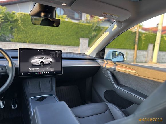 LUXE DRİVEDAN EAP'LI EMSALSİZ DÜŞÜK KM TESLA MODEL Y