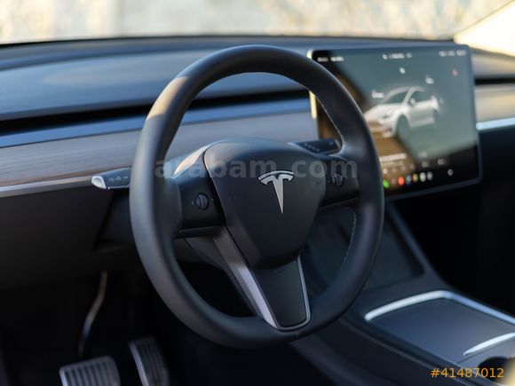 LUXE DRİVEDAN EAP'LI EMSALSİZ DÜŞÜK KM TESLA MODEL Y