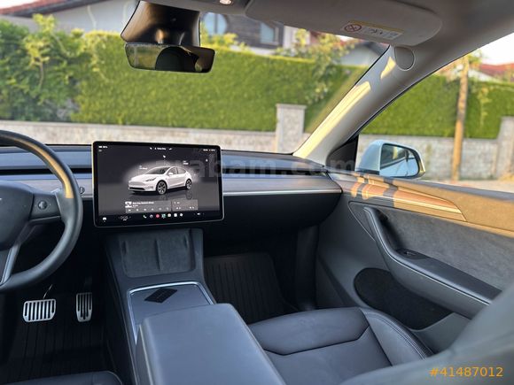 LUXE DRİVEDAN EAP'LI EMSALSİZ DÜŞÜK KM TESLA MODEL Y