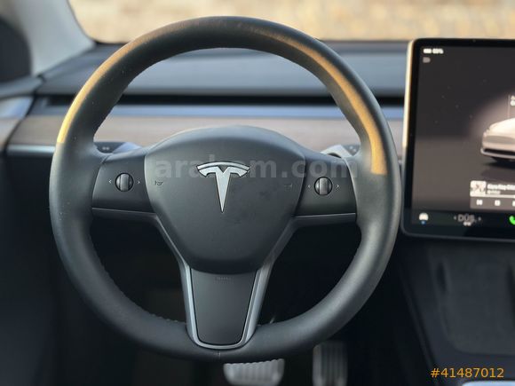 LUXE DRİVEDAN EAP'LI EMSALSİZ DÜŞÜK KM TESLA MODEL Y