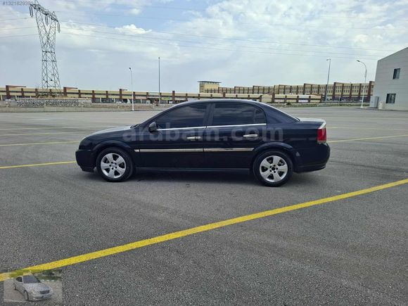 2004 MODEL VEKTRA. 1.6 COMFORT
