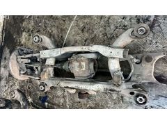 BMW E65 ARKA TRAVERS KOMPLE DOLU DİFERANSİYEL TAŞIYICI ÇIKMA