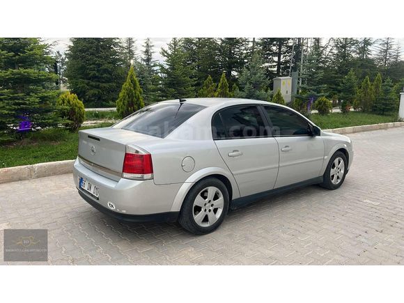 2004 MODEL 16 YILLIK TEK ELDEN DEĞİŞENSİZ VECTRA