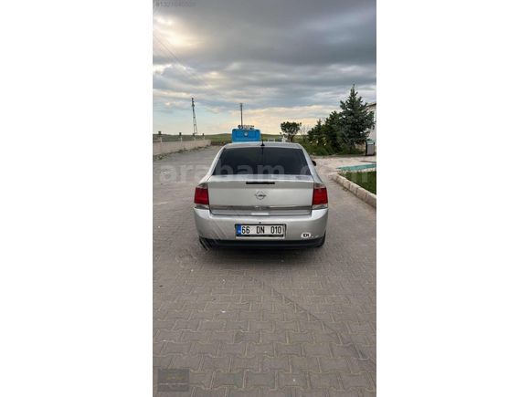 2004 MODEL 16 YILLIK TEK ELDEN DEĞİŞENSİZ VECTRA