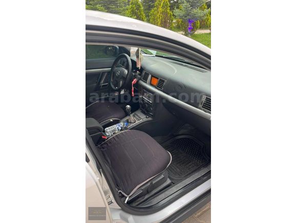 2004 MODEL 16 YILLIK TEK ELDEN DEĞİŞENSİZ VECTRA